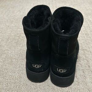 Black UGGs mini